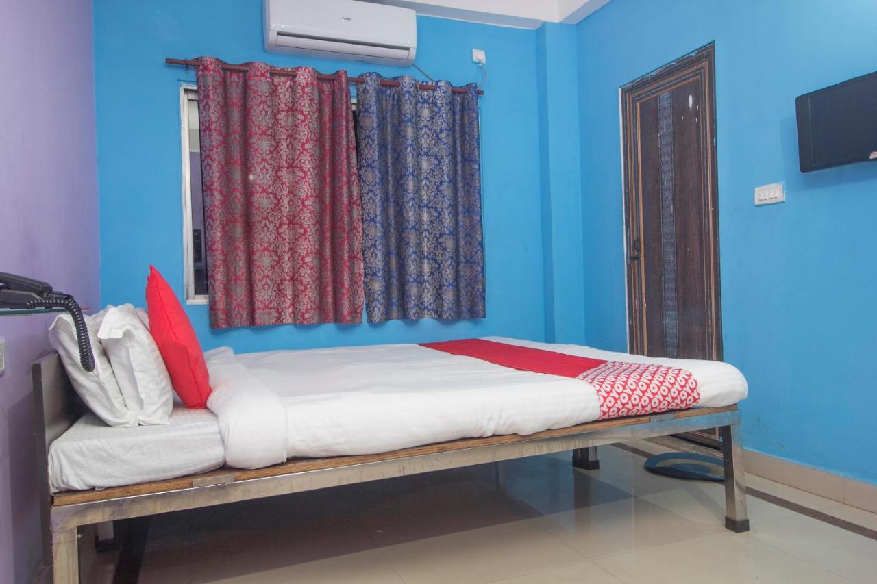 Spot On 24229 Radharani Lodge Siliguri Dış mekan fotoğraf